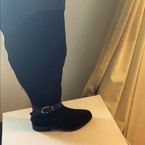 Size 9.5 Flat Thigh high boots
